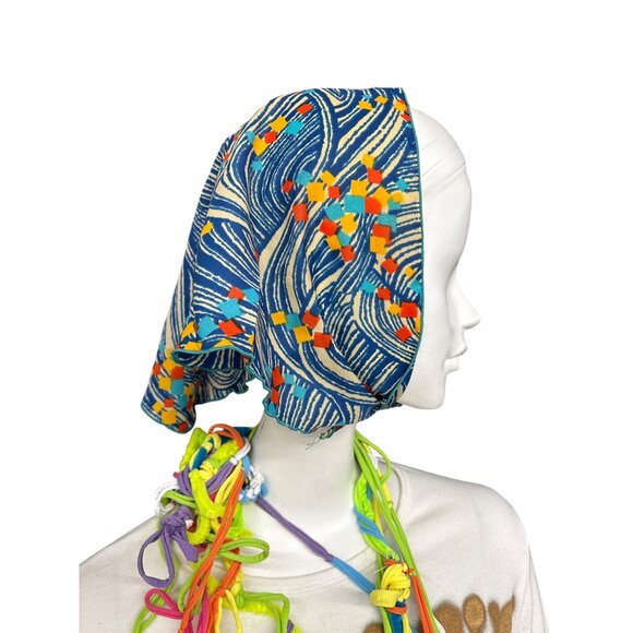 Vintage Triangle Headscarf With Abstract Waves & Geometric Print - Picture 4 of 6